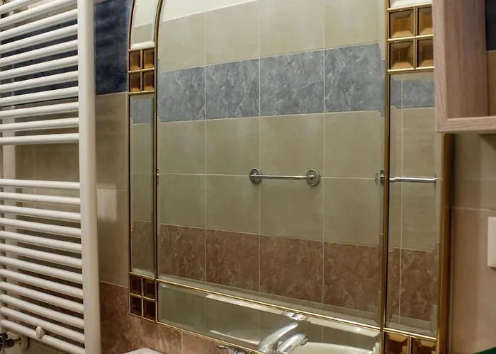 Fieramosca 2 Da Letto 2 Bagni Cucina E Salottino *